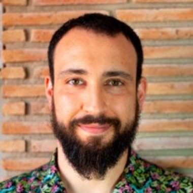 Antonio R. - Freelance Graphic Designer