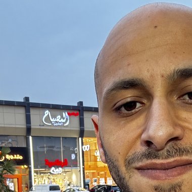 ISSAM H. - Freelance Community Manager