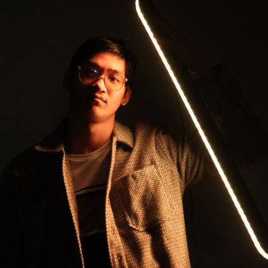 Kai M. - Freelance Graphic Designer