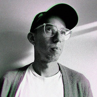 Alejandro M. - Freelance Graphic Designer