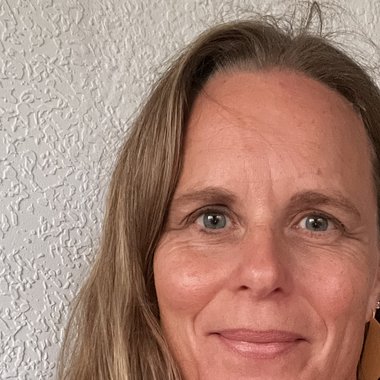 Lindsay A. - Freelance Brand Designer