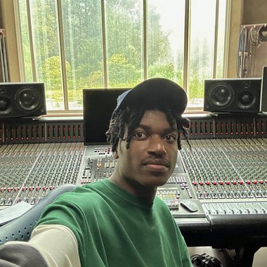 Ryan R. - Freelance Music Producer