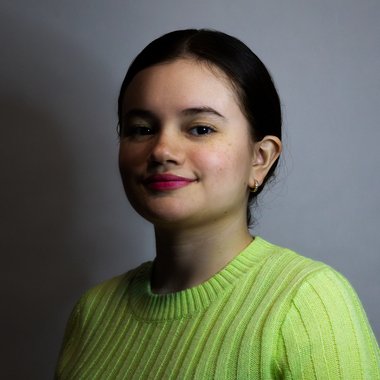 Valentina D. - Freelance Graphic Designer