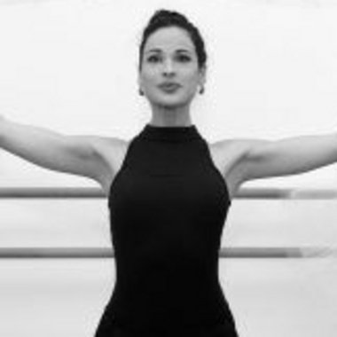 Alina Q. - Freelance Dancer