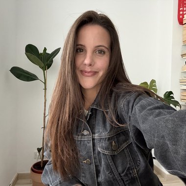 Andrea F. - Freelance T Shirt Designer