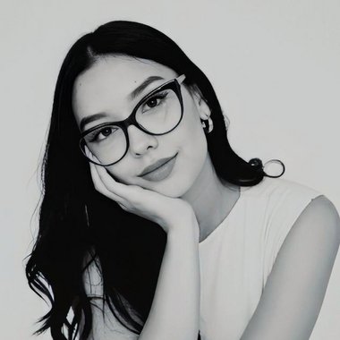 Rossana E. - Freelance Image Editor