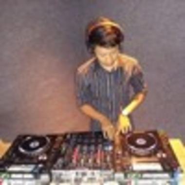 Novan G. - Freelance Dj