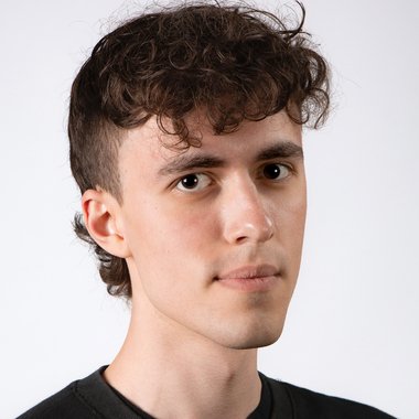 Leszek C. - Freelance Assistant Editor