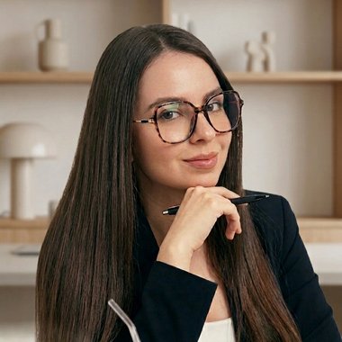 María P. - Freelance Web Designer