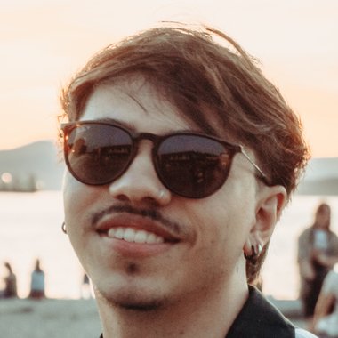 Nicolas G. - Freelance Motion Graphic Designer