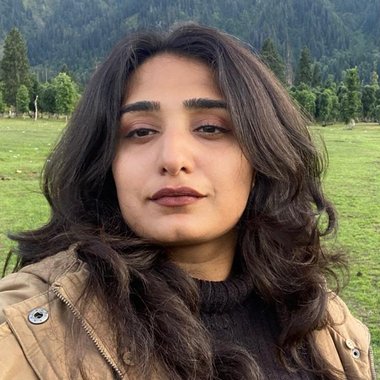 Ayesha A. - Freelance 1st Assistant Director