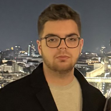 Nelson F. - Freelance Brand Designer