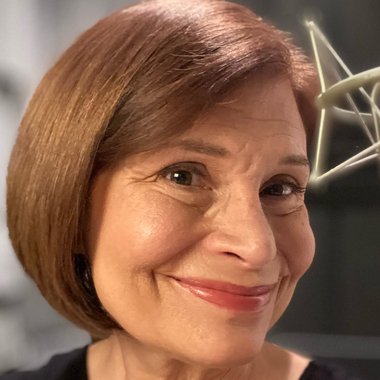 adrianne3652 - Freelance Voiceover Artist