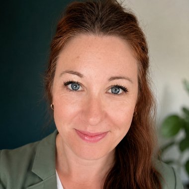 Sarah D. - Freelance Infographic Designer