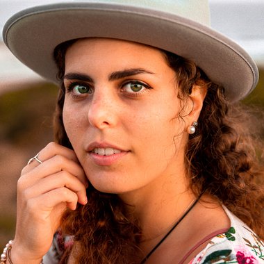 Adriana S. - Freelance Director Of Photography