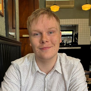 Kian L. - Freelance Production Designer