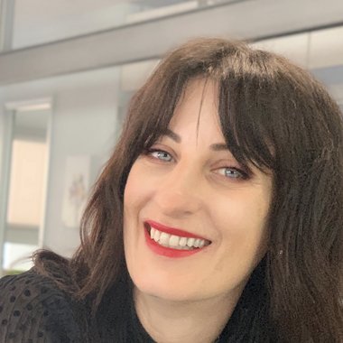 Lina V. - Freelance Creative Director