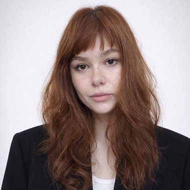 Alina F. - Freelance Stylist