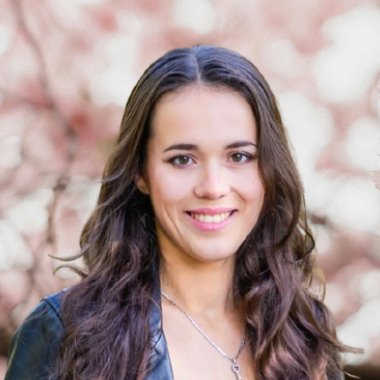Diana M. - Freelance Social Media Manager
