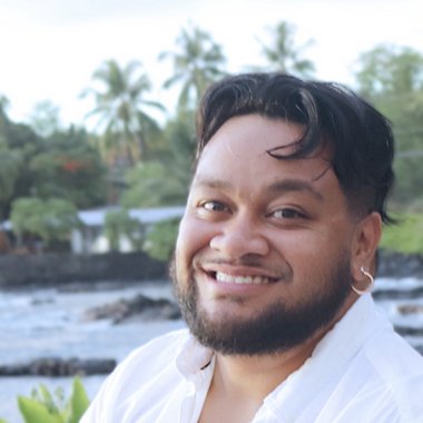 Meaalii F. - Freelance Graphic Designer