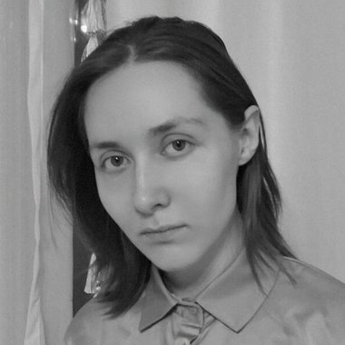 Ekaterina B. - Freelance Graphic Designer