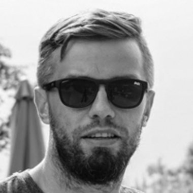 PIOTR Ś. - Freelance Web Designer