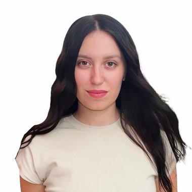 Polina M. - Freelance Designer