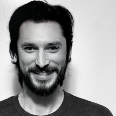 Justin H. - Freelance Graphic Designer