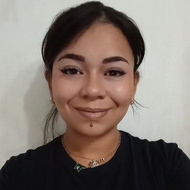 Auri R. - Freelance Social Media Manager