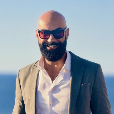 Arnold S. - Freelance Content Creator