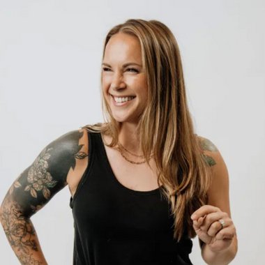 Lianne H. - Freelance Designer
