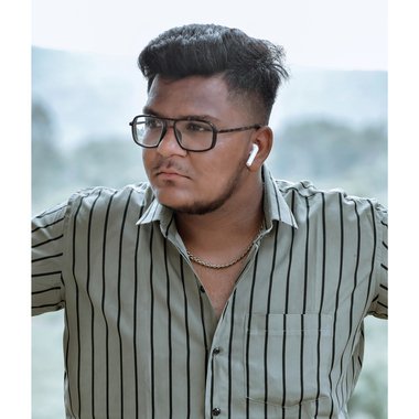 OmPatel527 - Freelance Graphic Designer