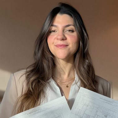 Gabriela R. - Freelance Designer