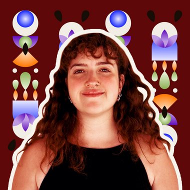 Pelin V. - Freelance Graphic Designer