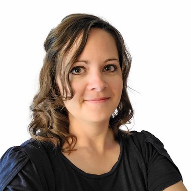 Jessica W. - Freelance Graphic Designer
