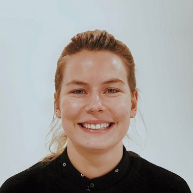 Lucinda M. - Freelance Graphic Designer