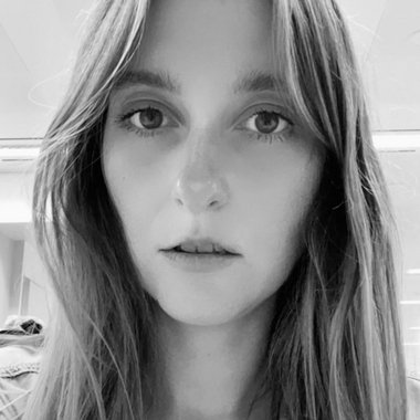 Anna R. - Freelance Marketer