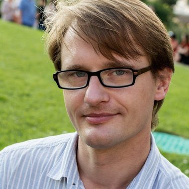 Denis D. - Freelance Graphic Designer