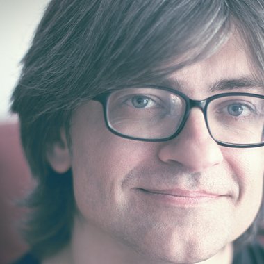 Alberto G. - Freelance Graphic Designer