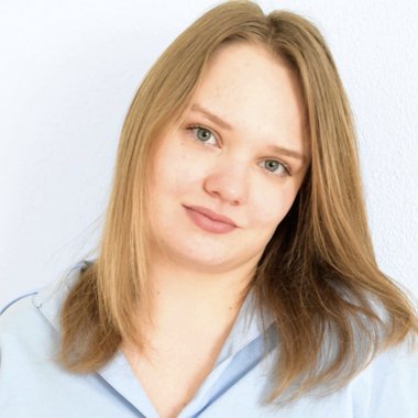Anastasia B. - Freelance Graphic Designer