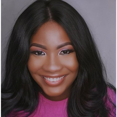 Favour L. - Freelance Screenwriter