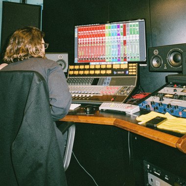 user1735131 - Freelance Mixing Engineer