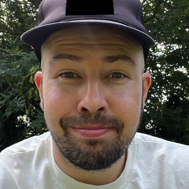 FREDERICK E. - Freelance Brand Designer