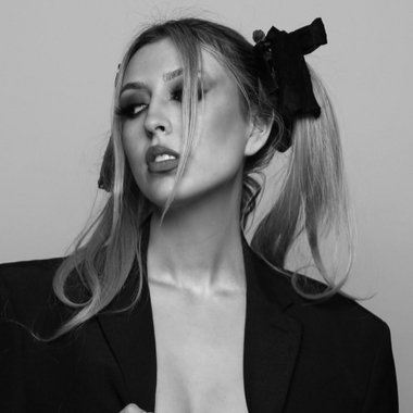 Abby O. - Freelance Brand Designer