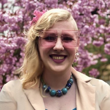 Jenna B. - Freelance Wardrobe