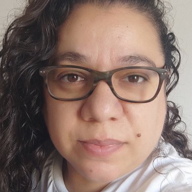 Hande D. - Freelance Digital Marketer