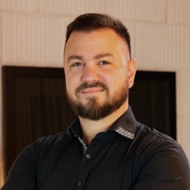 Rok R. - Freelance Graphic Designer