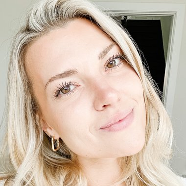 Ilona S. - Freelance Social Media Manager