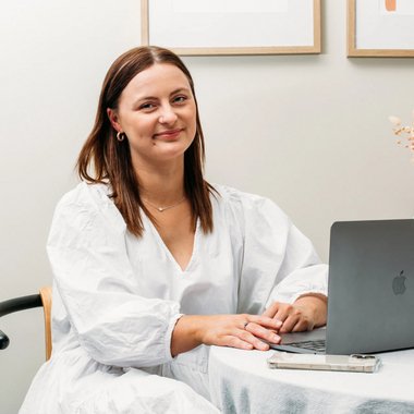 MADISON L. - Freelance Social Media Manager