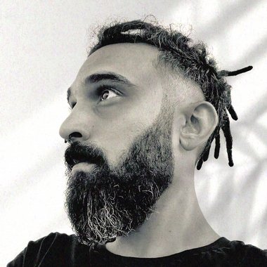 Christian B. - Freelance Presentation Designer